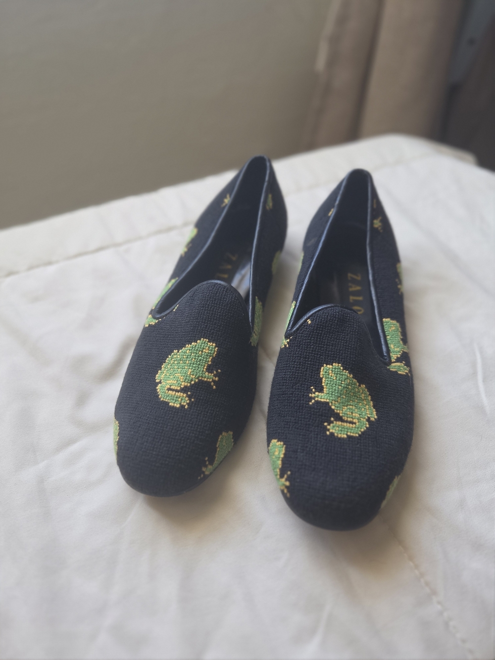 ZALO Frog Needlepoint Loafers Black Green Women’s Size 8